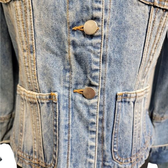 Venus USA Cropped Denim Jean Jacket Size M - Picture 3 of 11